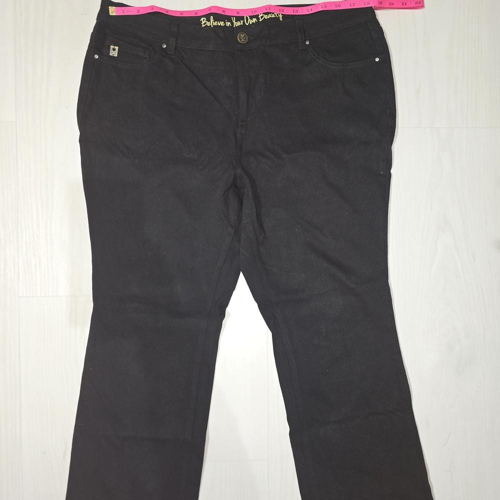 #10 18WP Belle by Kim Gravel Black Boot Cut Stretch Jeans. Never Worn